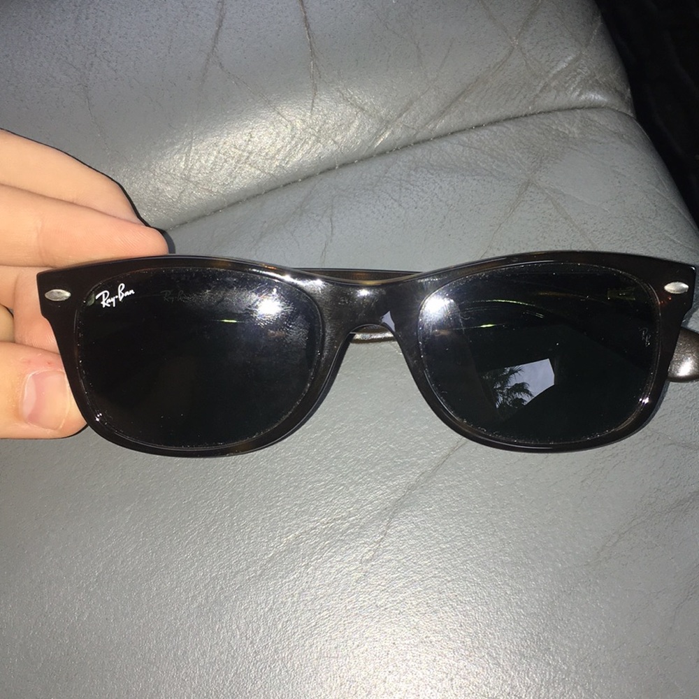 Ray Bans rarely worn. No scratches. Perfect